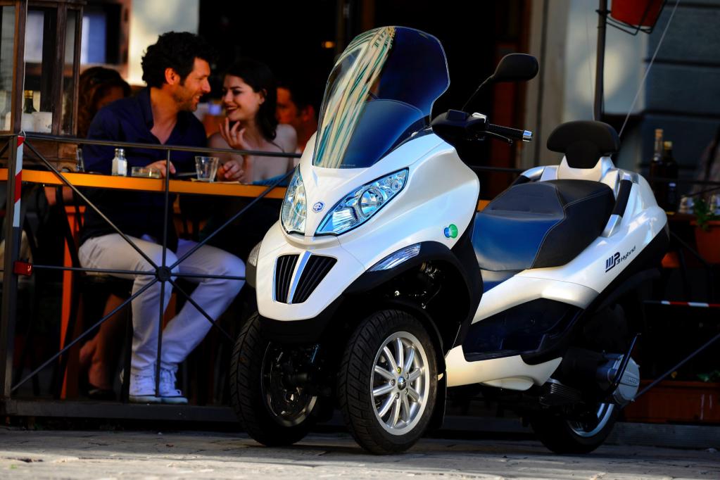 Piaggio mp3 Hybrid: Trendsetter mit Doppelherz 