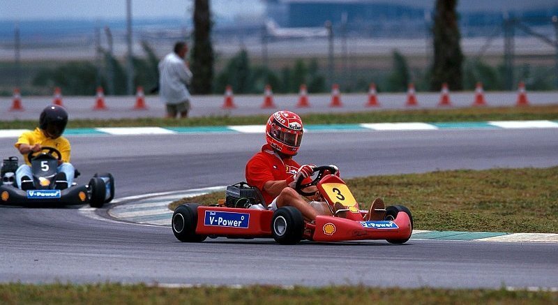 Schumacher mit blauen Flecken: Kartfahren gegen F1-Piloten