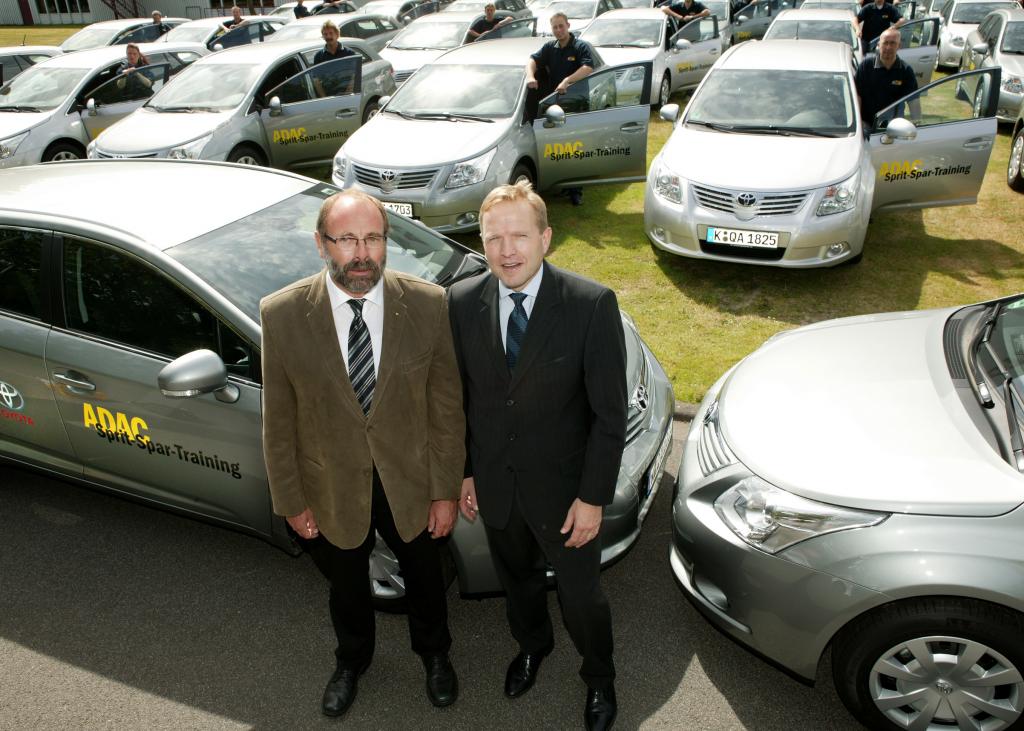 Toyota ist offizieller Partner des ADAC-Spritspartrainings