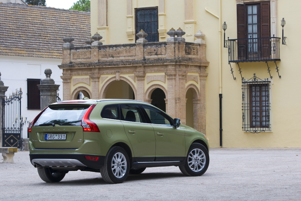 XC60: Volvo XC60 R-Design debütiert auf der IAA 