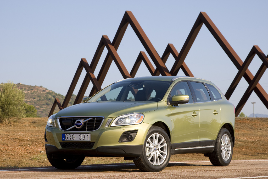 XC60: Volvo XC60 R-Design debütiert auf der IAA 