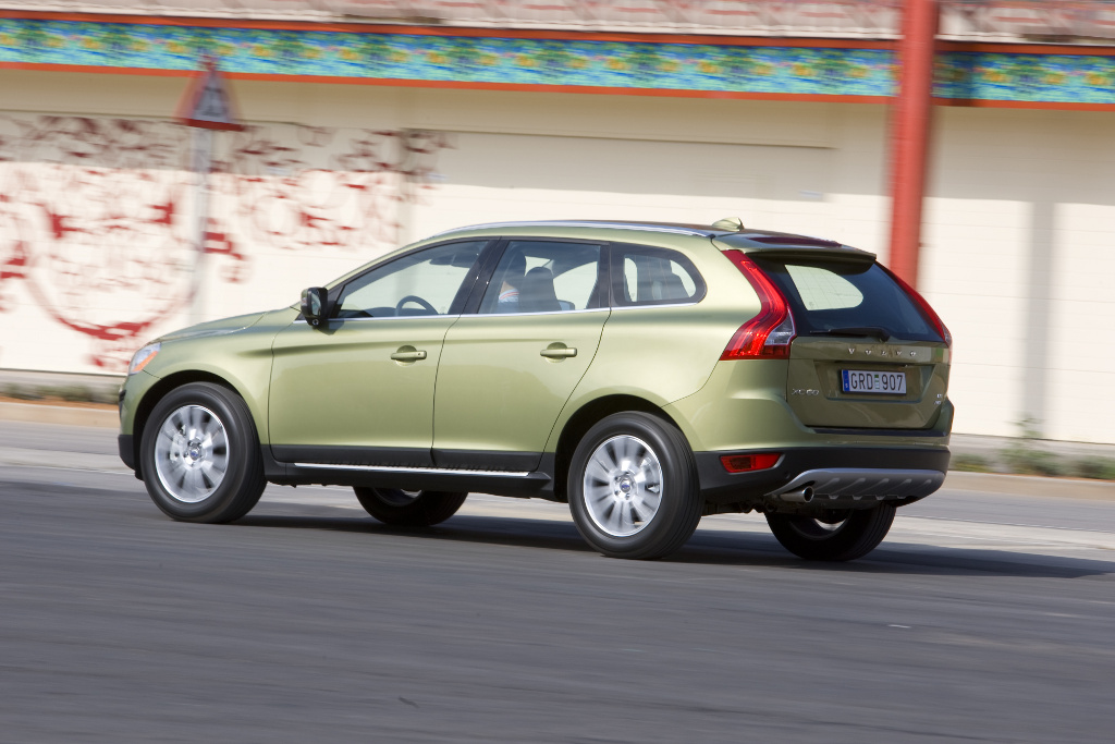 XC60: Volvo XC60 R-Design debütiert auf der IAA 