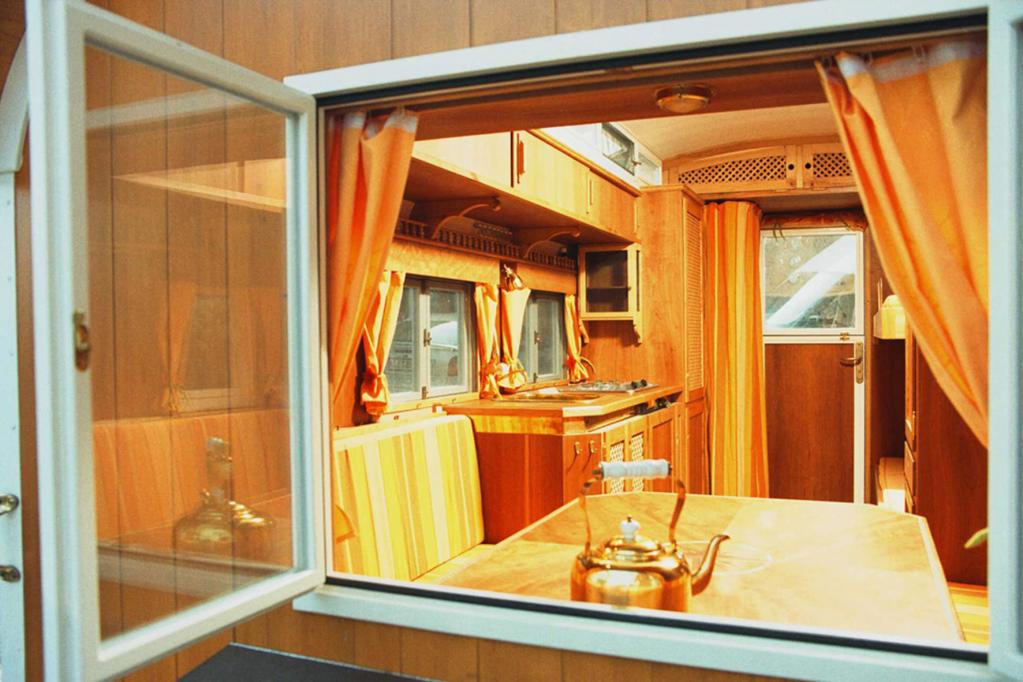 Zurück zur Natur: Nostalgie-Wohnwagen aus Holz 