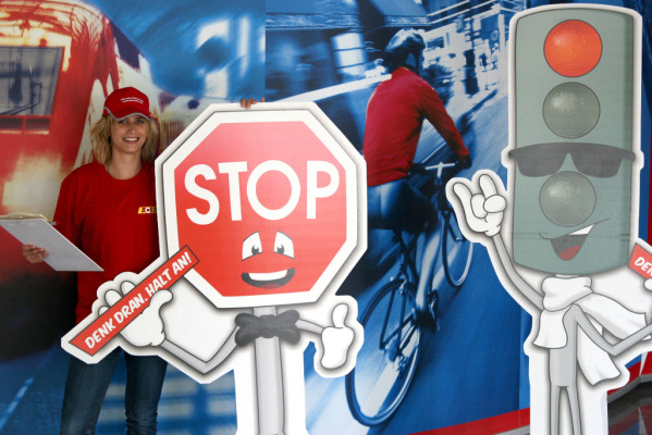 ACE bemängelt verhalten an STOP-Schildern