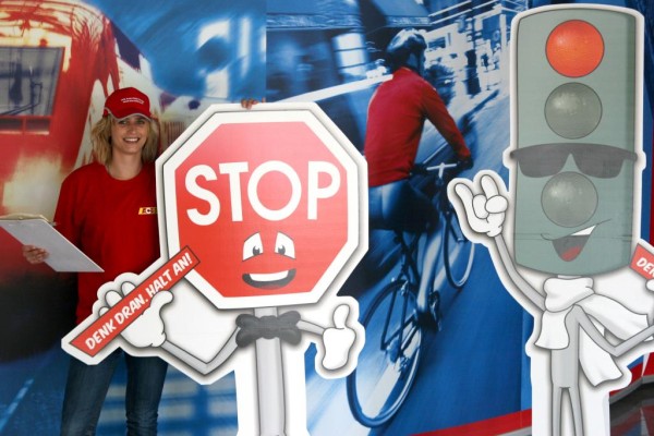 ACE bemängelt verhalten an STOP-Schildern