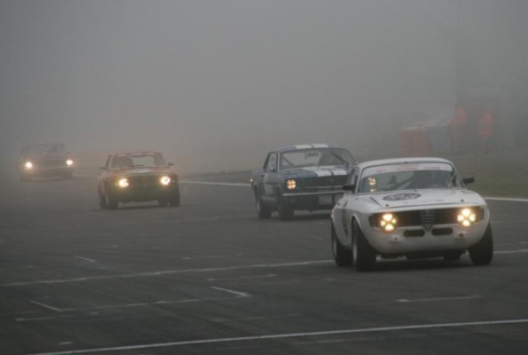 Avd-Oldtimer-Grand-Prix: Nebel und Sonnenschein auf dem Nürburgring
