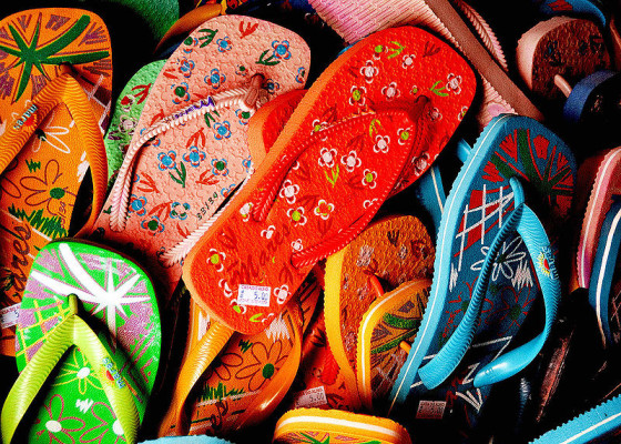 Flip Flops am Steuer - wird das teuer? Ein Freund, ein guter Freund … ein Auto.