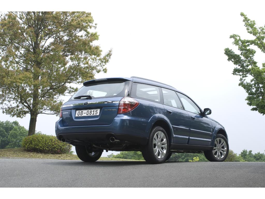 IAA Frankfurt: IAA 2009: Subaru präsentiert neuen Legacy und Outback