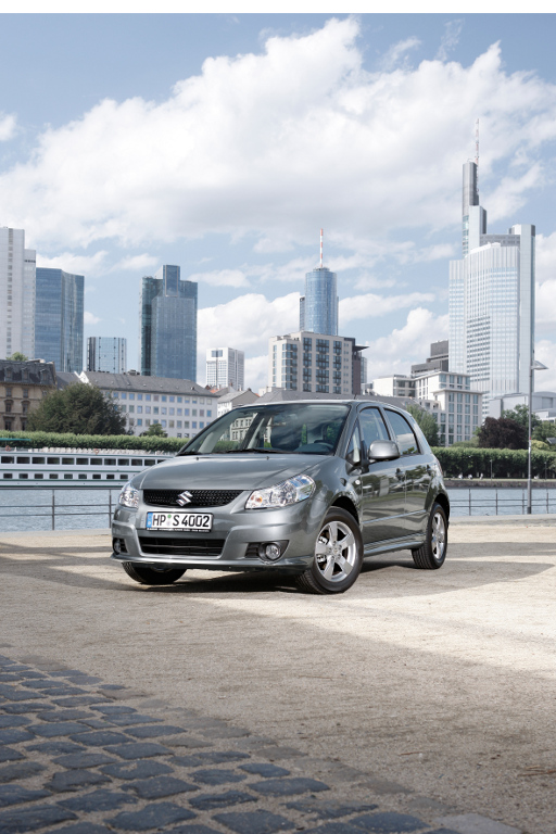 IAA Frankfurt: IAA 2009: Suzuki zeigt überarbeiteten SX4