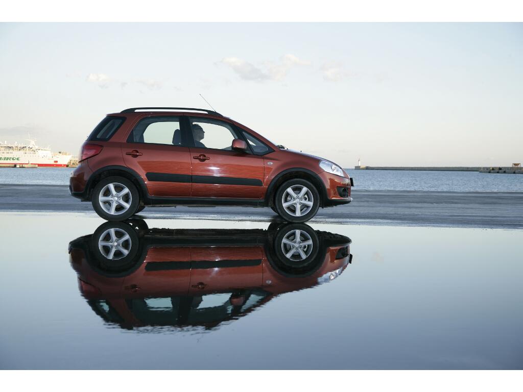 IAA Frankfurt: IAA 2009: Suzuki zeigt überarbeiteten SX4