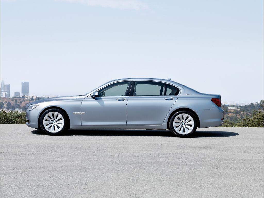 IAA Frankfurt: Oberklasse-BMW mit Hybridantrieb kommt im April 