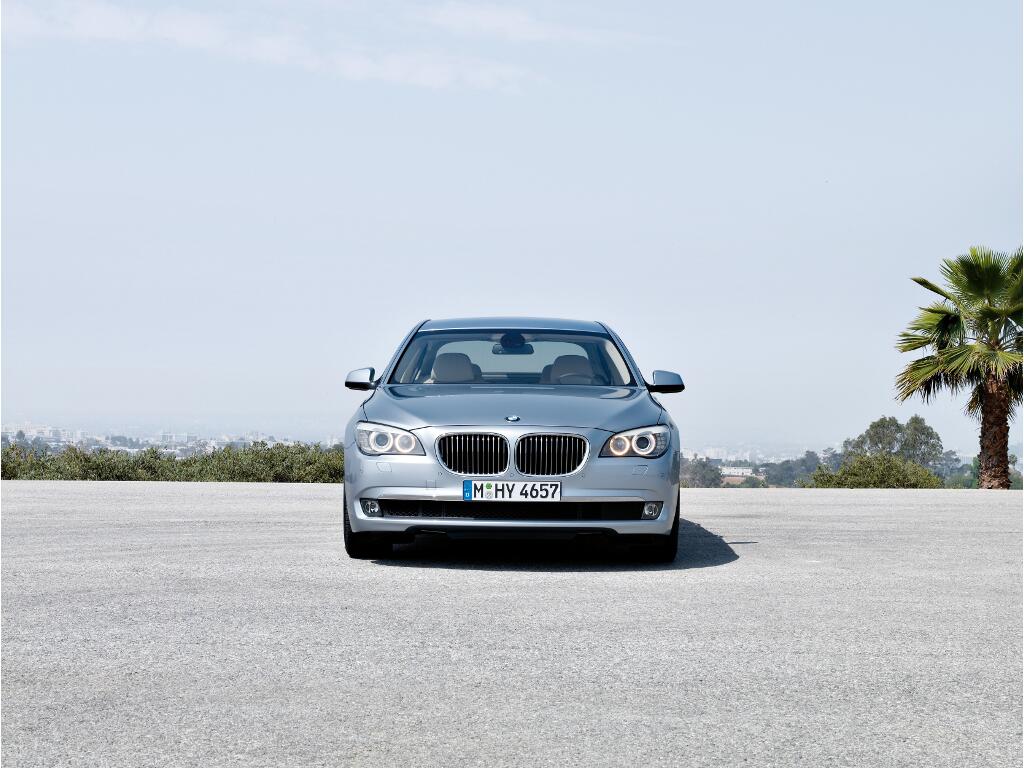 IAA Frankfurt: Oberklasse-BMW mit Hybridantrieb kommt im April 