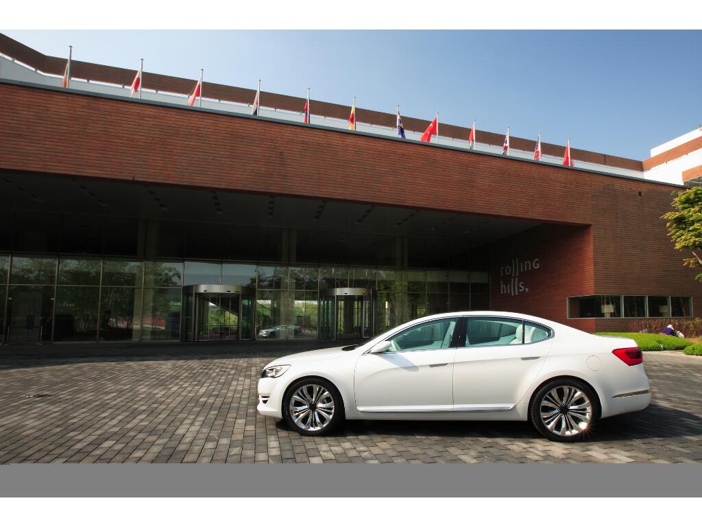 Kia zeigt erste Bilder seiner Premium-Limousine