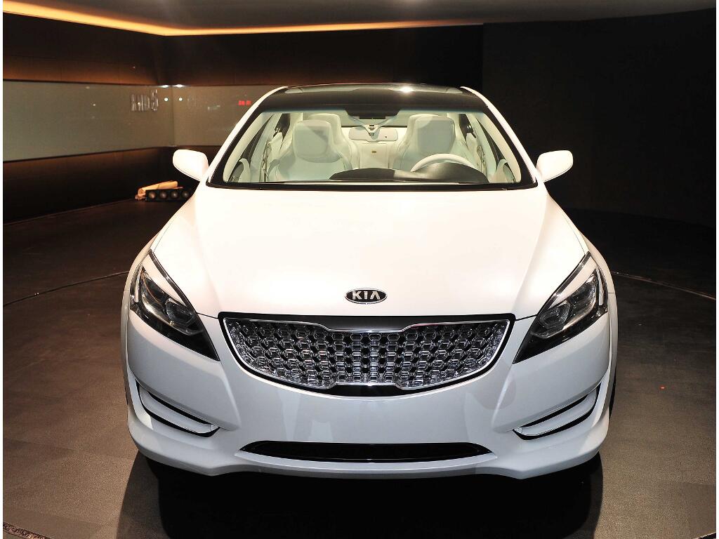 Modellstudien: Kia zeigt erste Bilder seiner Premium-Limousine