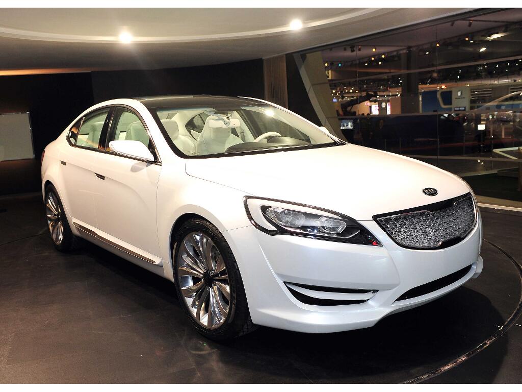 Modellstudien: Kia zeigt erste Bilder seiner Premium-Limousine