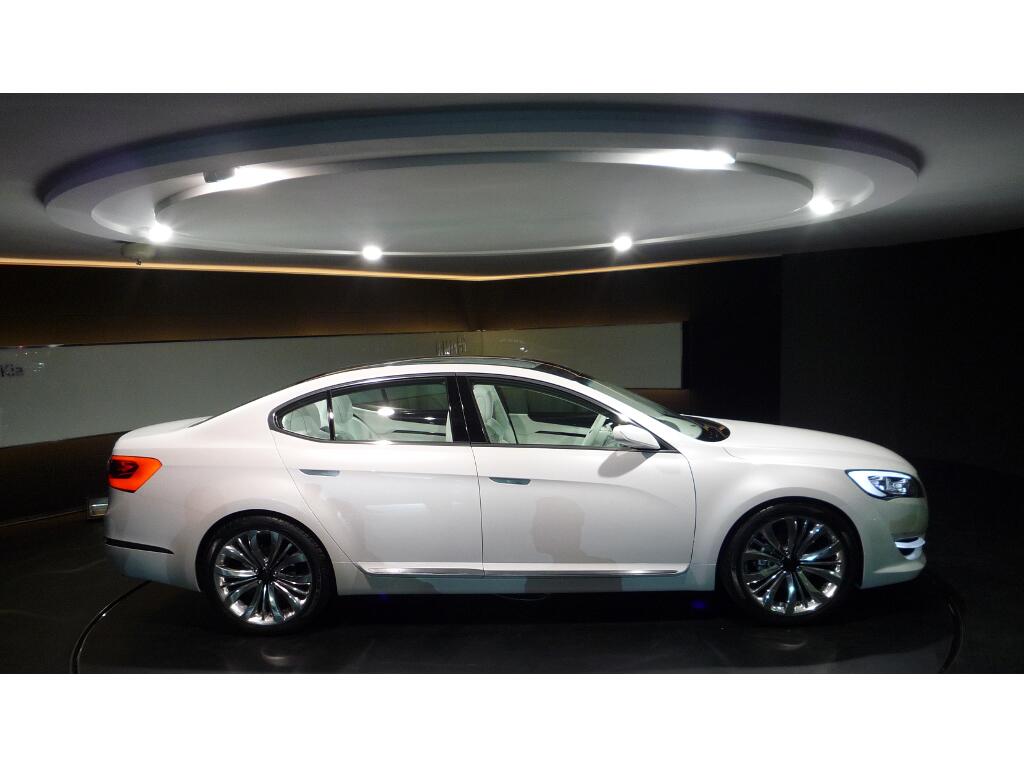 Modellstudien: Kia zeigt erste Bilder seiner Premium-Limousine