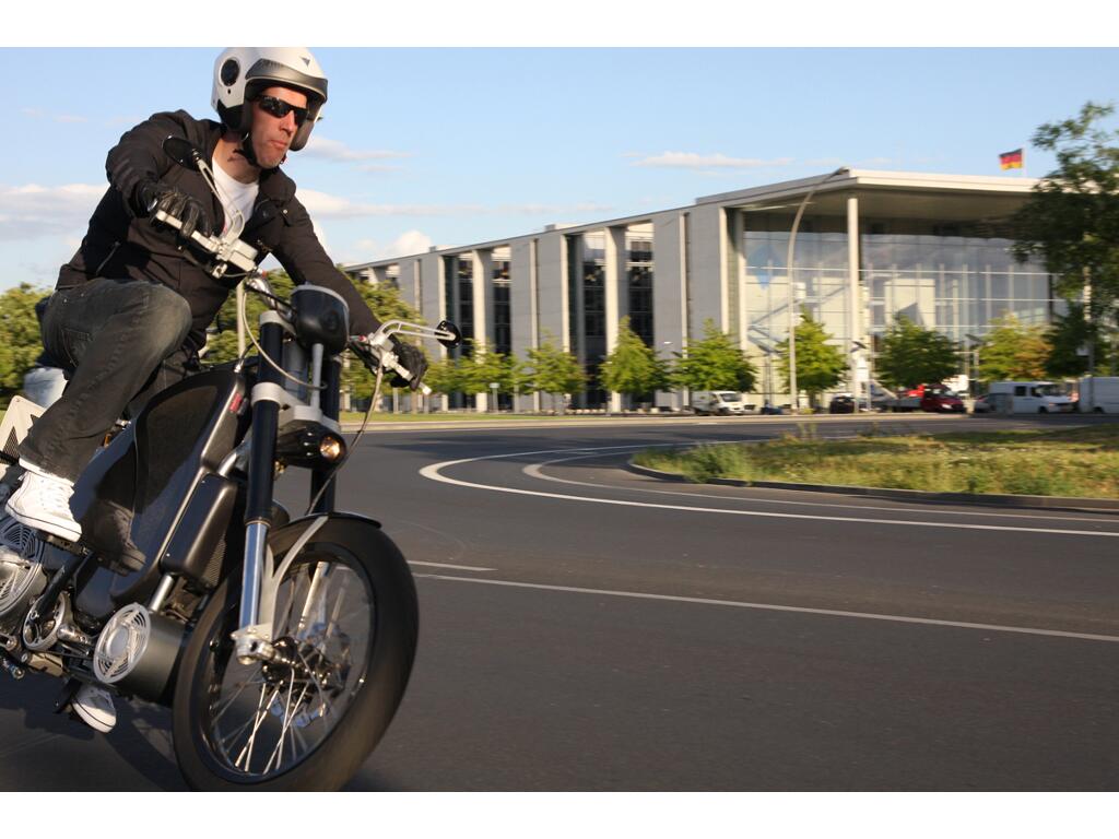 Motorradmarken: Erockit: Mensch-Maschine-Hybrid-Zweirad, handmade in Berlin