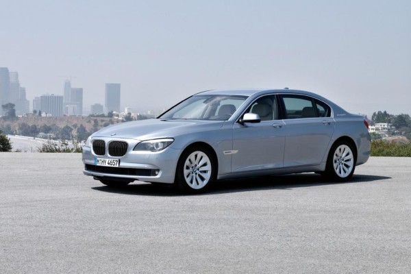 Oberklasse-BMW mit Hybridantrieb kommt im April 