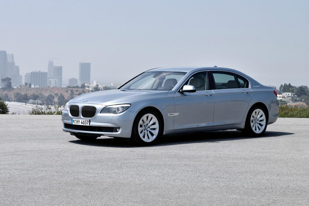 Oberklasse-BMW mit Hybridantrieb kommt im April 