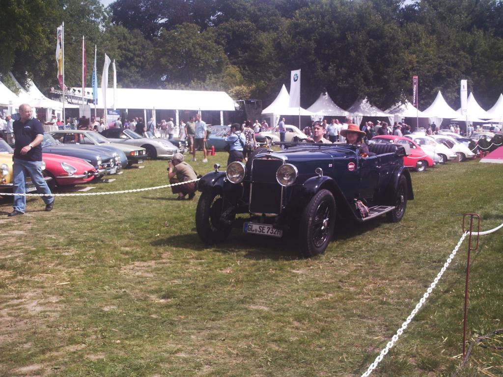 Oldtimer-Rallyes: Vor dem Start zum Sicherheitscheck  - Bild(2)