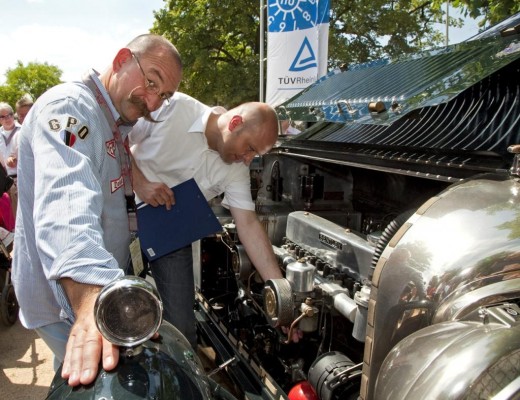 Oldtimer-Rallyes: Vor dem Start zum Sicherheitscheck 