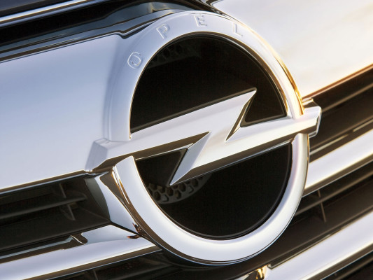 Opel unterstützt Formula Student