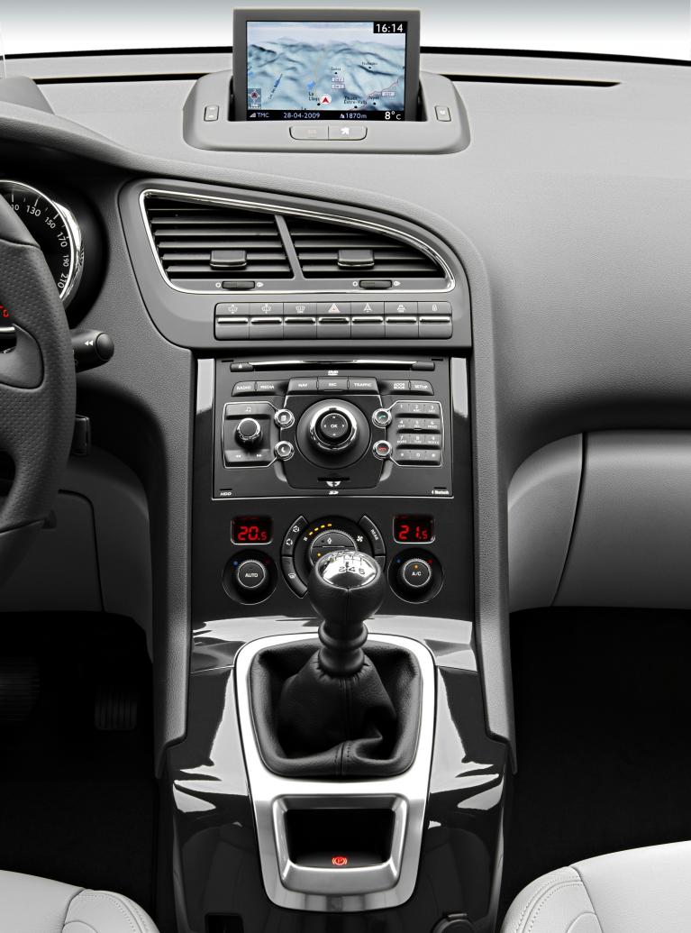 Peugeot bietet „MapCare“-Kartenabonnement für WIP Com
