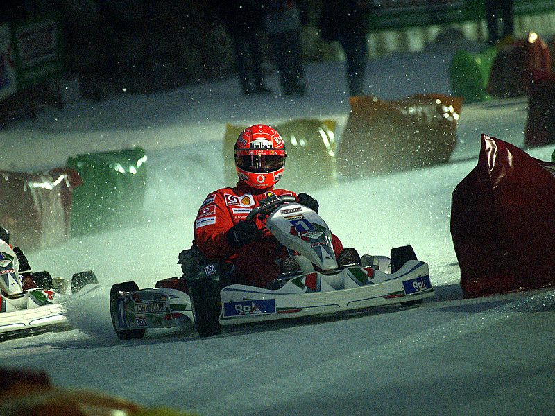 Schumacher fährt im Kart: In der italienischen Hitze