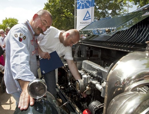 TÜV Rheinland checkt Renn-Klassiker und berät bei Restaurierungen