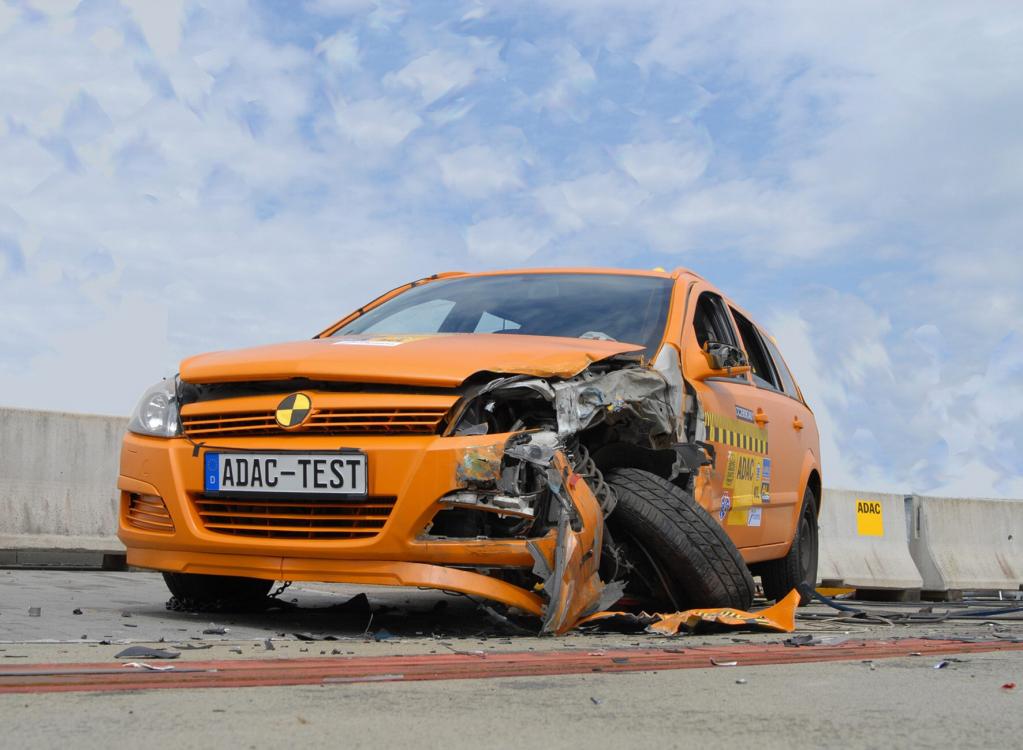 Unfall: Versetzter Aufprall kann besonders gefährlich sein  - Bild(2)