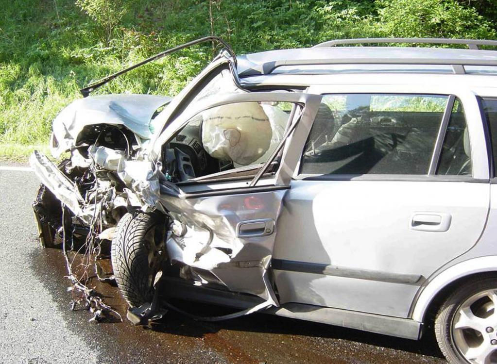 Unfall: Versetzter Aufprall kann besonders gefährlich sein  - Bild(3)