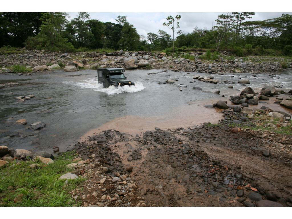 Wrangler: EarthRoamer XV-JP überwindet Rubicon Trail