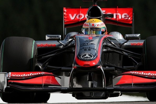 1. Freies Training : Hamilton mit Bestzeit