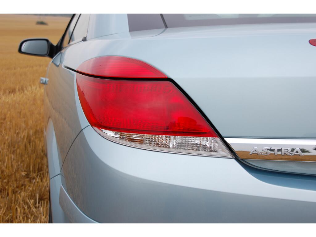 Astra: Erstkontakt Opel Astra TwinTop 1.6 Turbo Edition: Rüsselsheimer Sommerfreuden