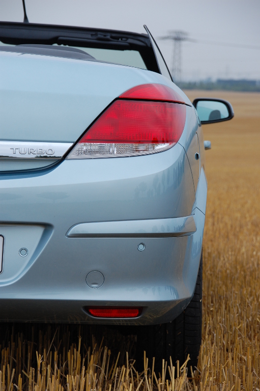 Astra: Erstkontakt Opel Astra TwinTop 1.6 Turbo Edition: Rüsselsheimer Sommerfreuden