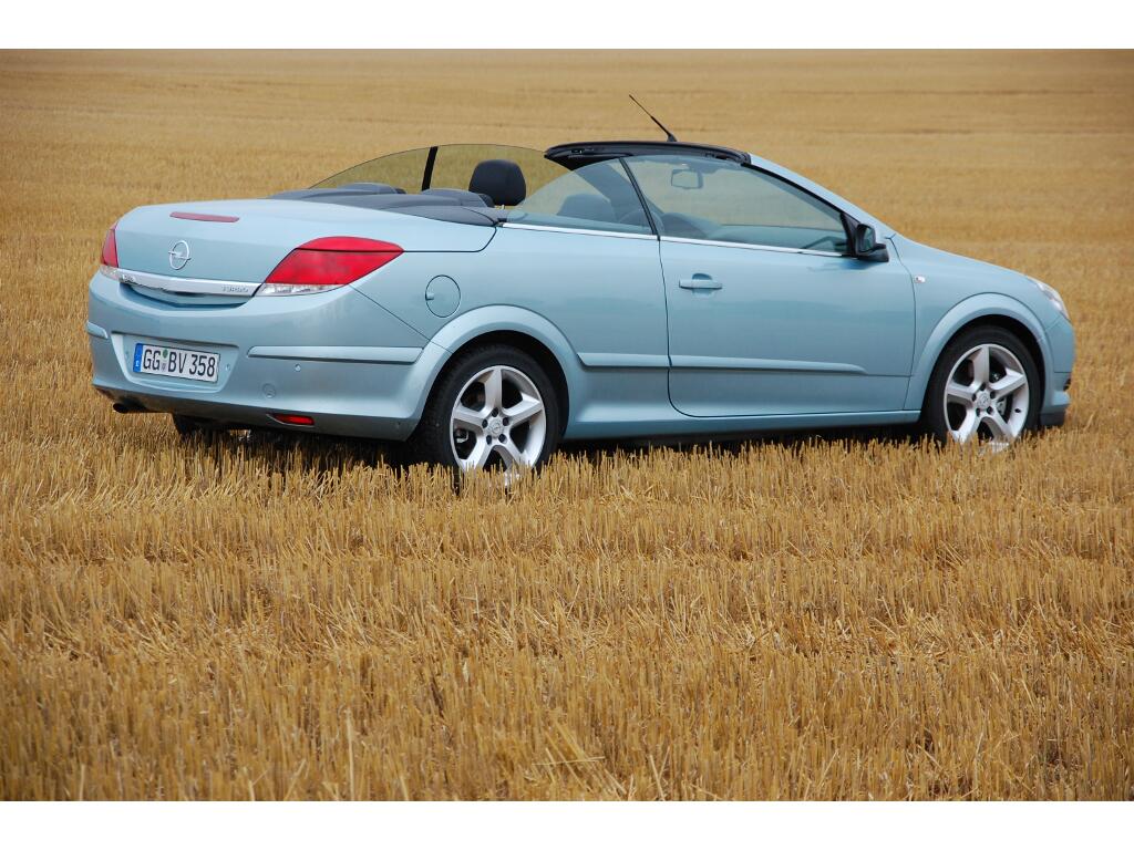 Astra: Erstkontakt Opel Astra TwinTop 1.6 Turbo Edition: Rüsselsheimer Sommerfreuden