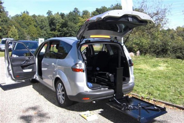 Erweitertes Angebot für gehandicapte Autofahrer bei Ford 