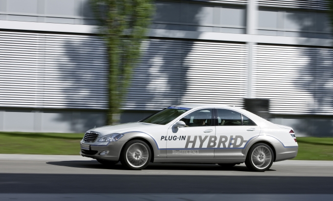 IAA 2009: Mercedes-Benz Vision S 500 Plug-in HYBRID: Die Luxusklasse auf dem Weg zum Dreiliter-Auto 