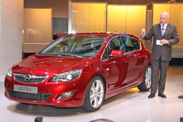 IAA 2009? Opel Astra umschwärmt