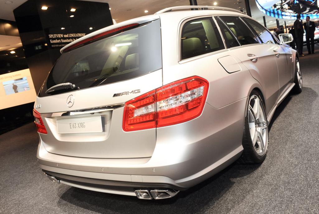 IAA 2009: Powerplay im Kofferraum