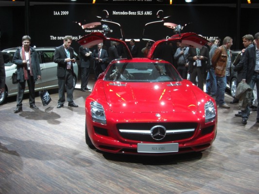 IAA 2009 Rundgang: Mercedes-Benz SLS AMG Flügeltürer
