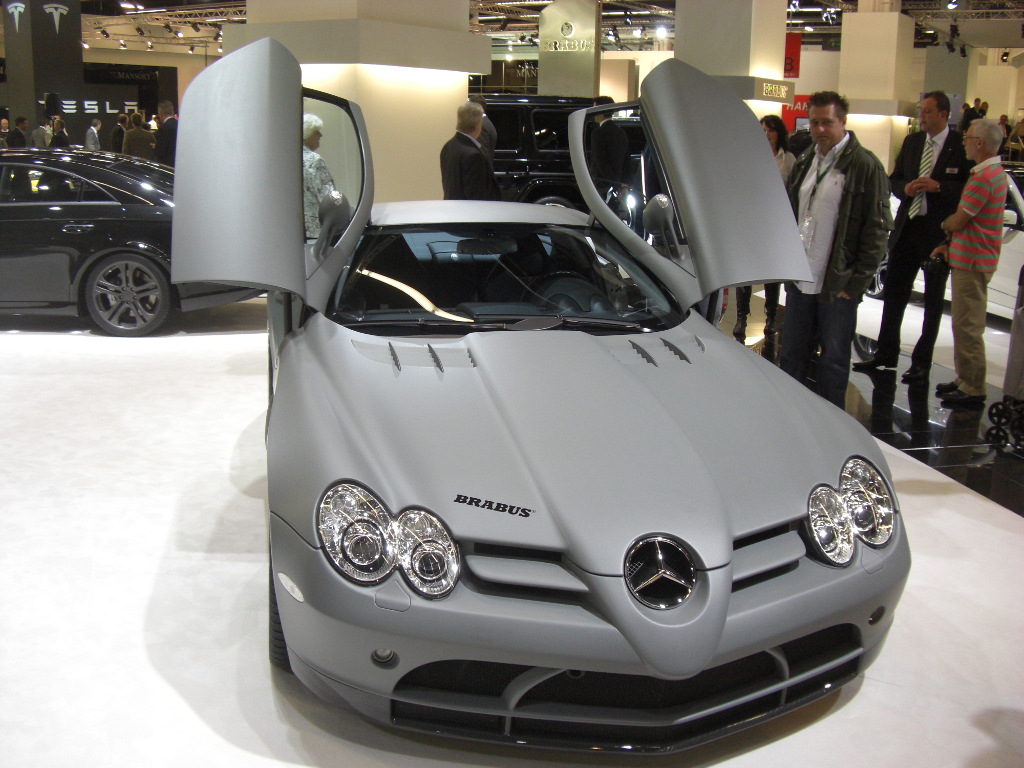 IAA Frankfurt: IAA 2009: Brabus-Kontrastprogramm