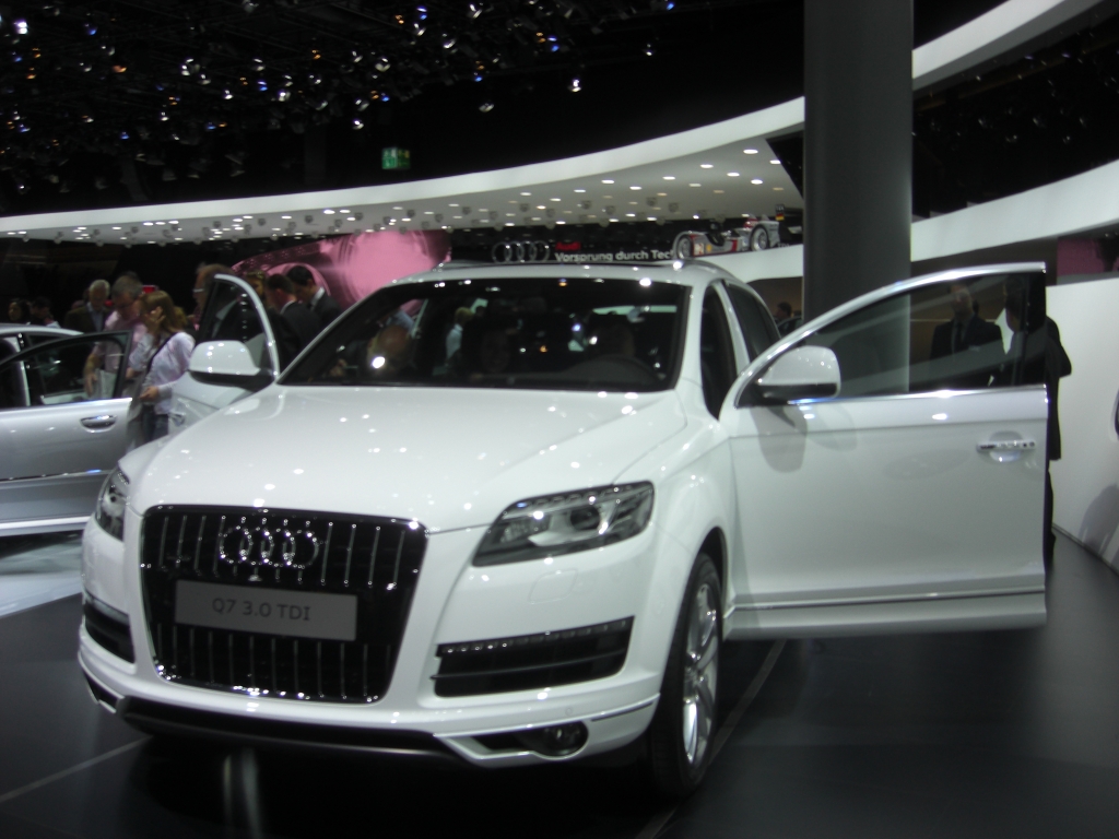 IAA Frankfurt: IAA 2009 Rundgang: Audi A4 3.0 TDI und A3 1.2 TFSI  