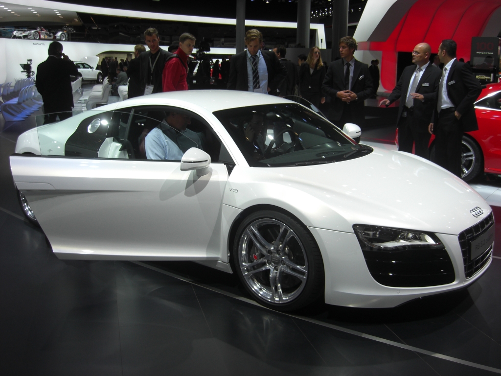 IAA Frankfurt: IAA 2009 Rundgang: Audi S5 Sportback und R8 als Roadster