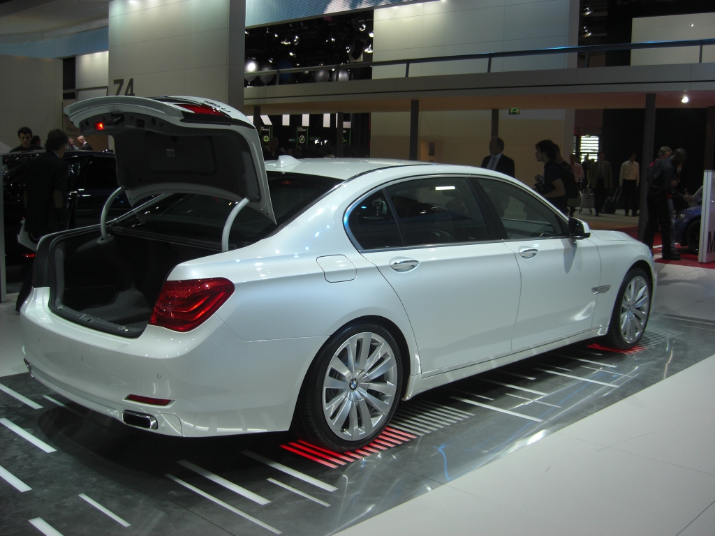 IAA Frankfurt: IAA 2009 Rundgang: BMW Activ-Hybrid 7 und Activ-Hybrid X6
