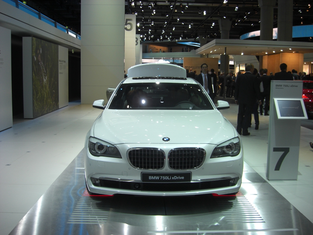 IAA Frankfurt: IAA 2009 Rundgang: BMW Activ-Hybrid 7 und Activ-Hybrid X6