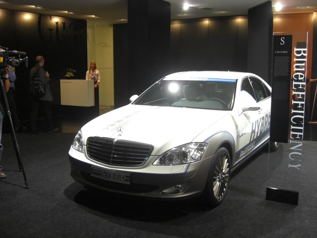 IAA Frankfurt: IAA 2009 Rundgang: Mercedes-Benz S-Klasse als Vollhybrid-Studie