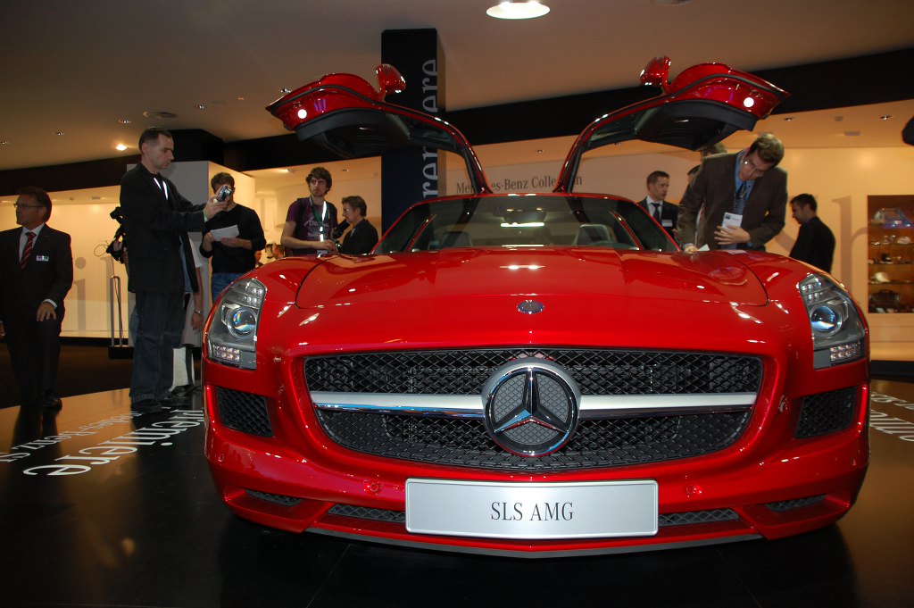 IAA Frankfurt: IAA 2009 Rundgang: Mercedes-Benz SLS AMG Flügeltürer