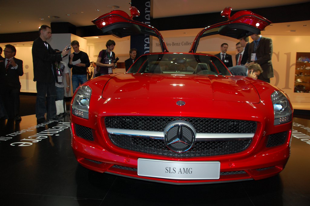 IAA Frankfurt: IAA 2009 Rundgang: Mercedes-Benz SLS AMG Flügeltürer