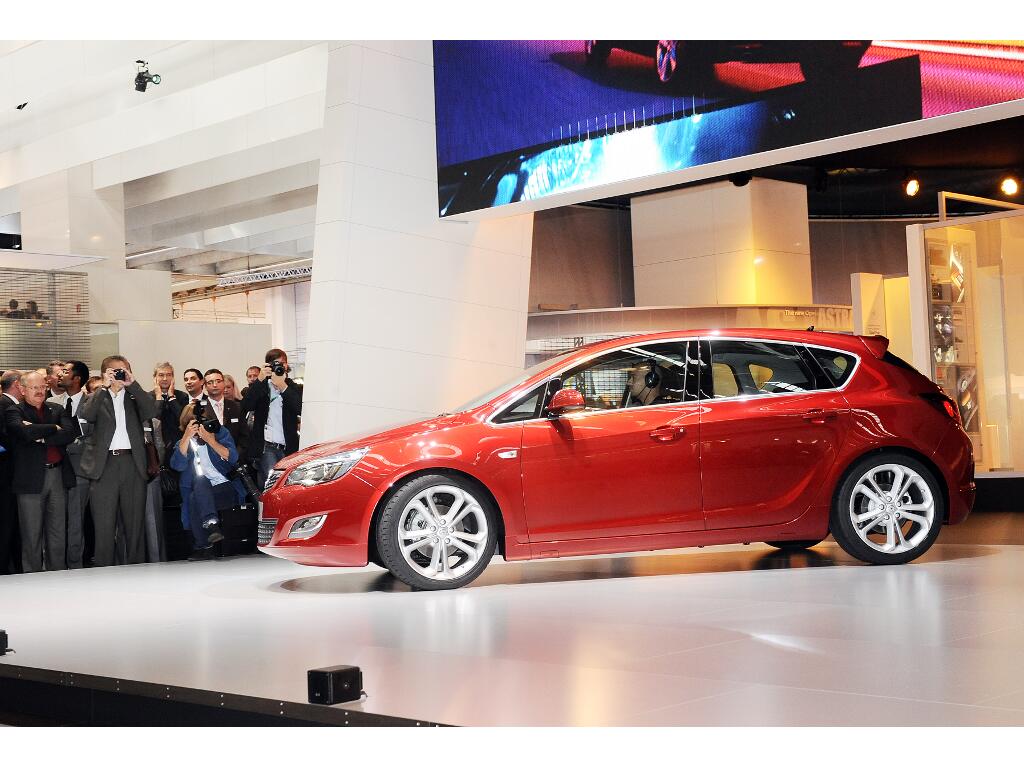 IAA Frankfurt: IAA 2009 Rundgang: Opel Astra | Foto: UnitedPictures